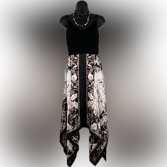 White House Black Market Dresses & Skirts - White House Black Market Black Velvet Bodice Floral Handkerchief Hem Dress